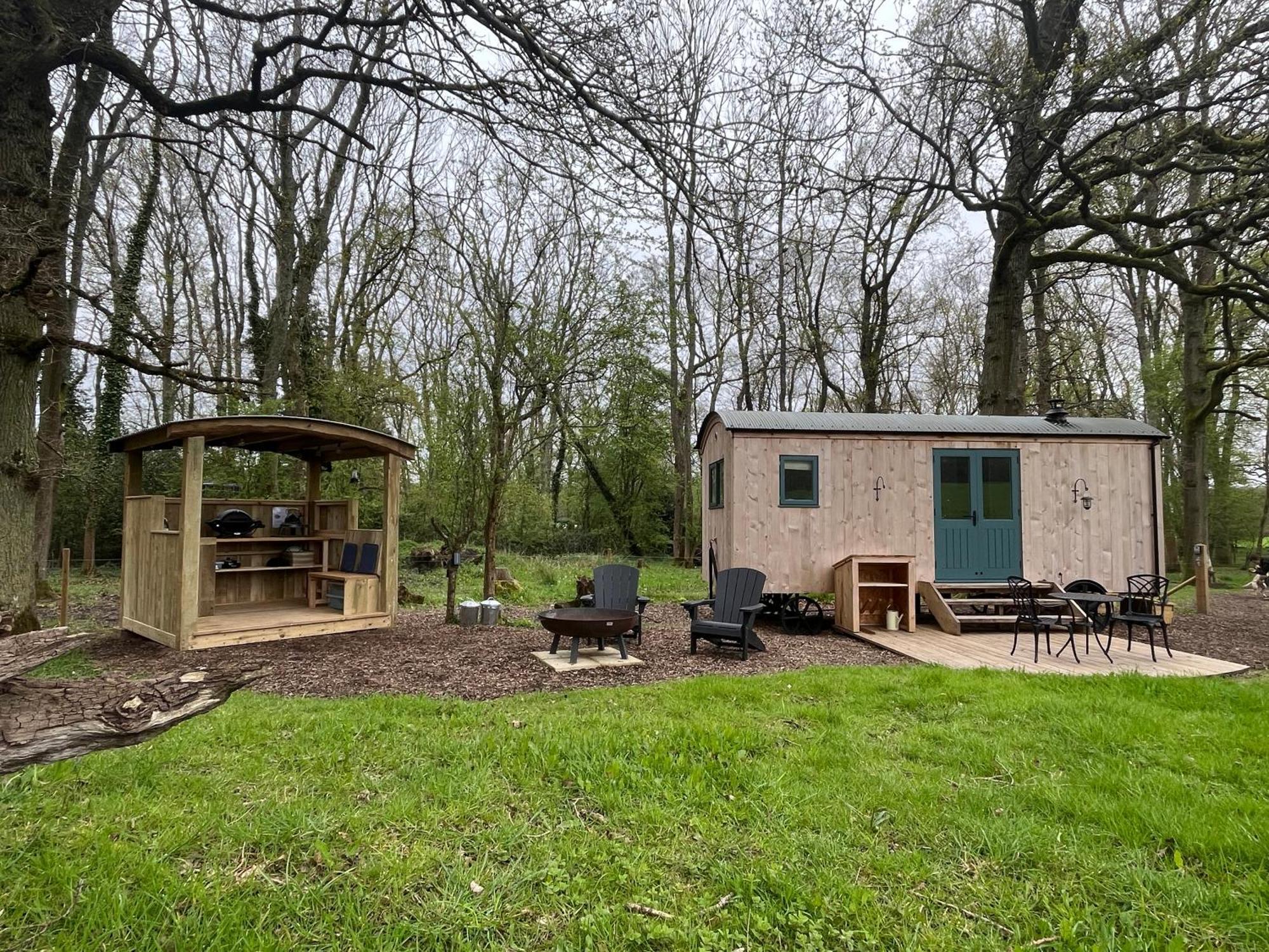 Coachroad Shepherds Huts Petworth